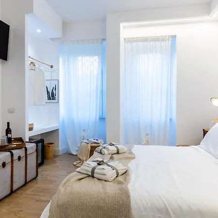 ベッド・アンド・ブレックファスト La Maison Du Charme 4*